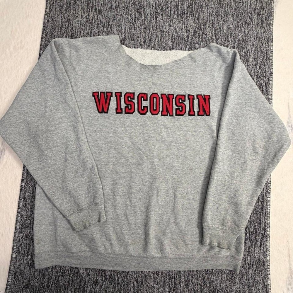 Wisconsin‎ Badgers Gray Sweatshirt X Large Pullover Crewneck NCAA Vintage